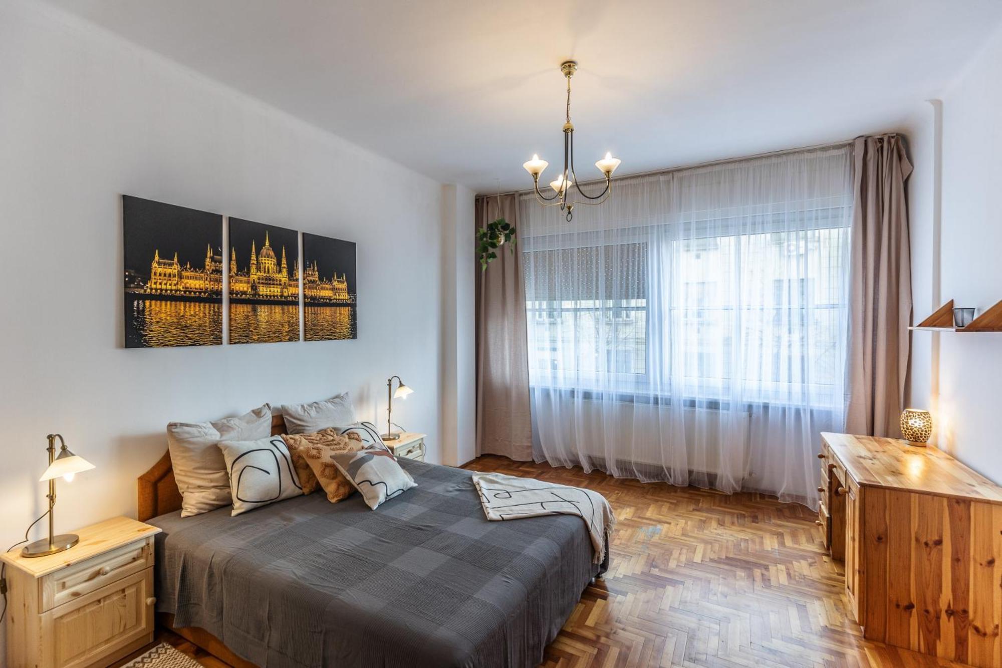 Bright & Spacious Riverside Apartment With Balcony Будапешт Екстер'єр фото